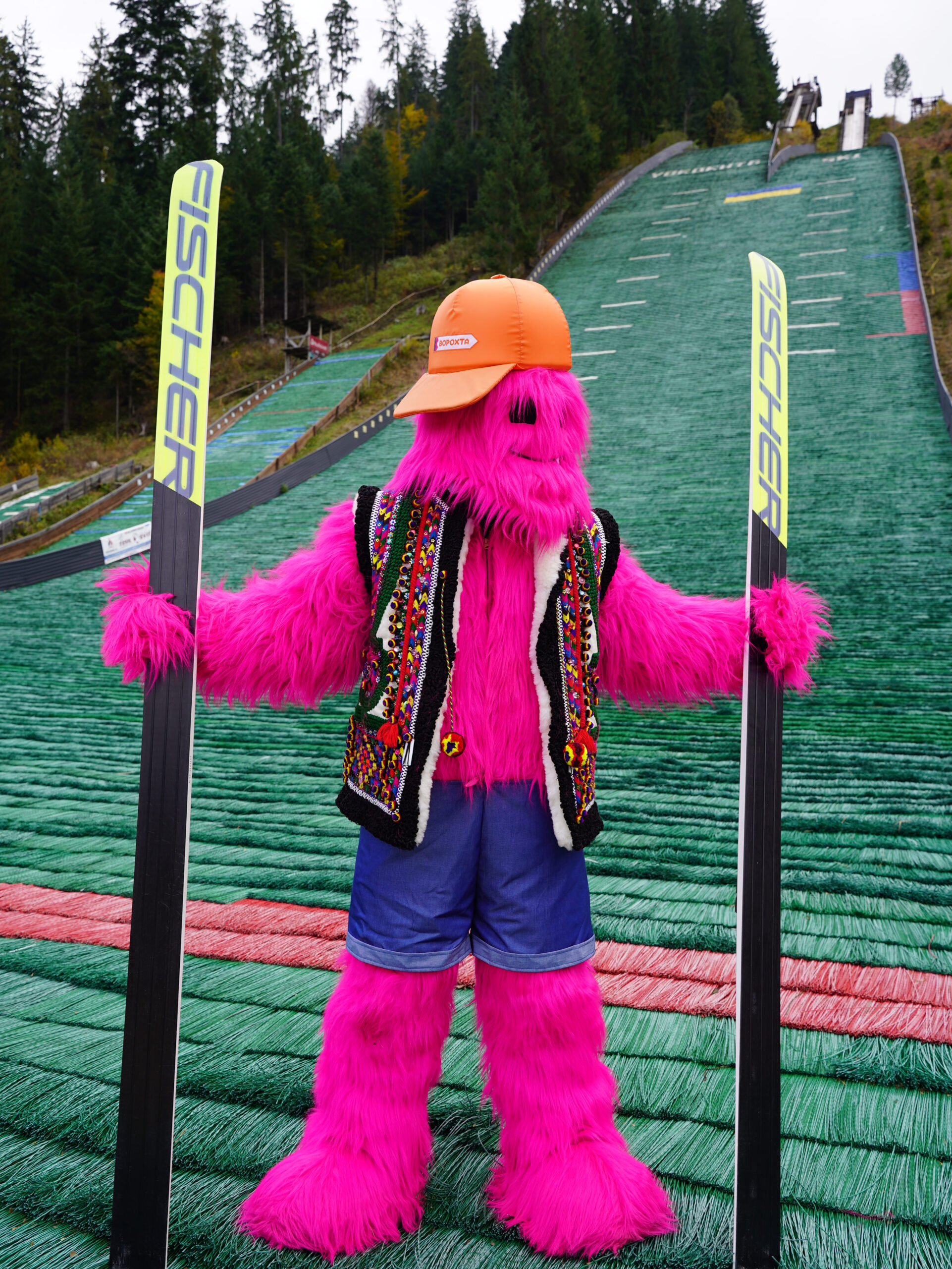 Забери з собою частинку Карпат — нестандартні сувеніри й локальні смаколики 